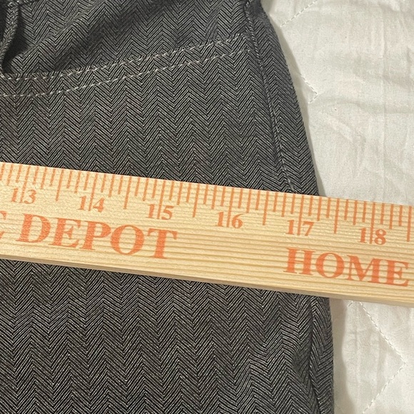 Worth gray herringbone design. Fitted to knee with slight flare - Picture 10 of 11